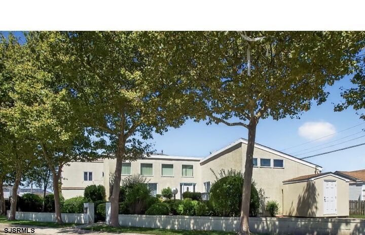 1 Seaside Ct  Margate NJ 08402 photo