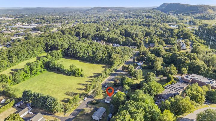 Property Photo: 324 Thorpe Avenue CT 06450