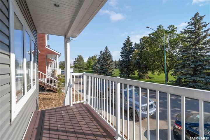 Property Photo: 453 L Avenue S SK S7M 3A3