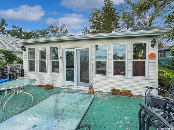 Property Photo: 77 Lakeview Avenue SK S0M 1X0