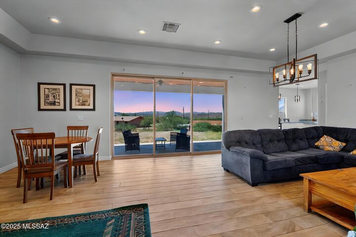 Property Photo: 231 Premio Court AZ 85648