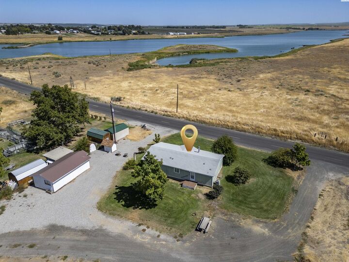 153 Lake Road  Burbank WA 99323 photo