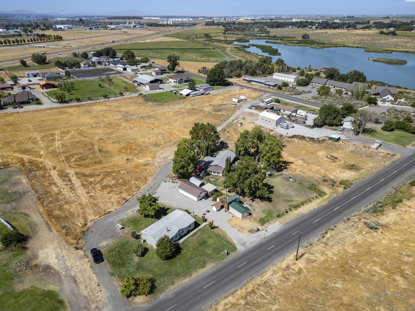 Property Photo:  153 Lake Road  WA 99323 