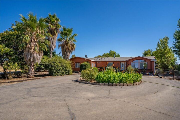 Property Photo: 22515 Pomona Avenue CA 96035