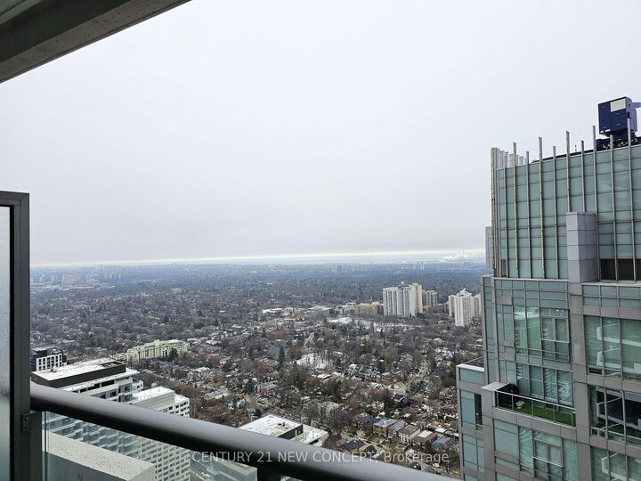Property Photo: 2221 Yonge Street 4905 ON M4S 0B8