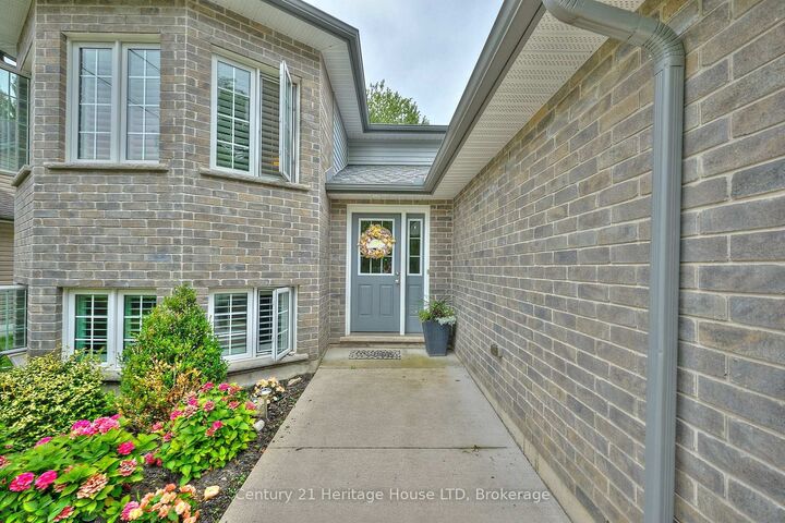 Property Photo:  3257 Grove Avenue  ON L0S 1N0 