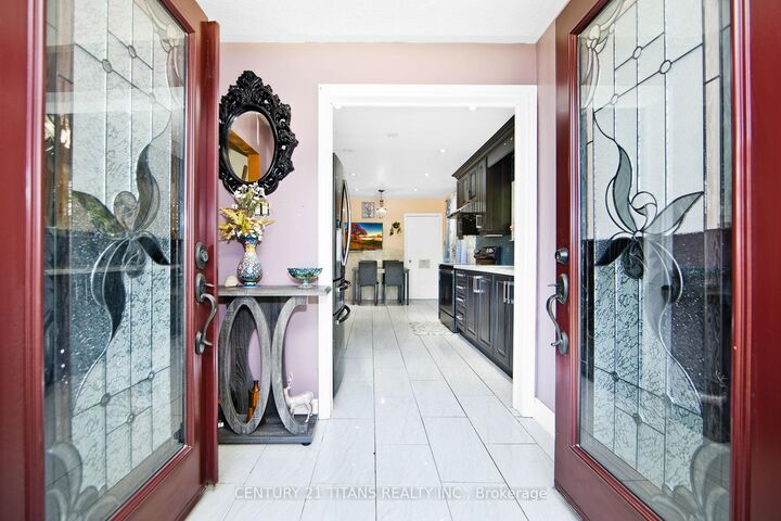 Property Photo: 7606 Netherwood Road ON L4T 2P1