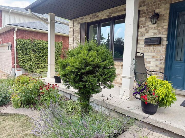 Photo de la propriété: 38 Jennifer Gardens ON N5X 3K8