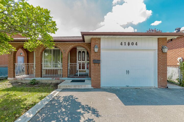 Property Photo:  4104 Brandon Gate  ON L4T 3P2 