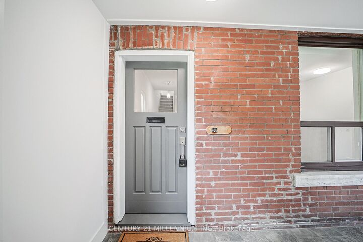 Property Photo:  136 Mavety Street  ON M6P 2L9 