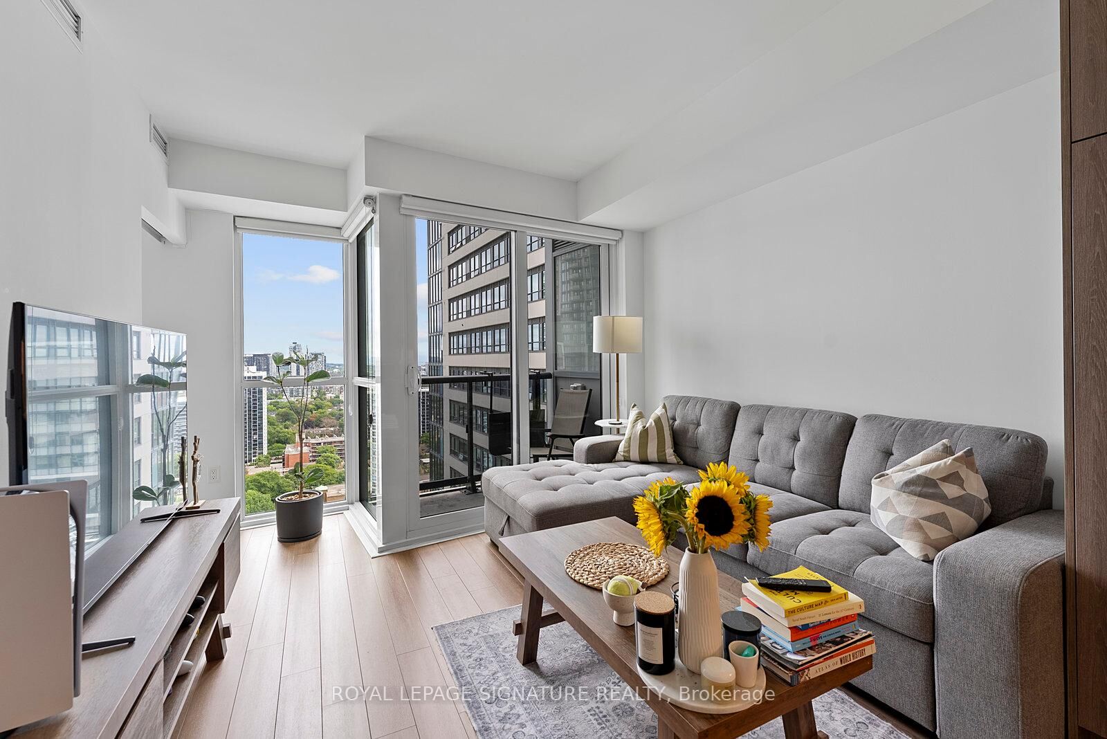 Property Photo:  77 Mutual Street 2501  ON M5B 2A9 