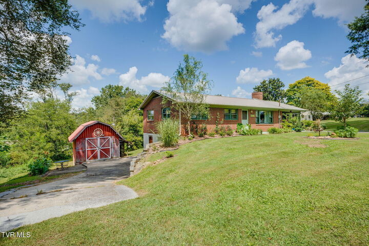 Property Photo: 1488 Old State Route 34 TN 37690