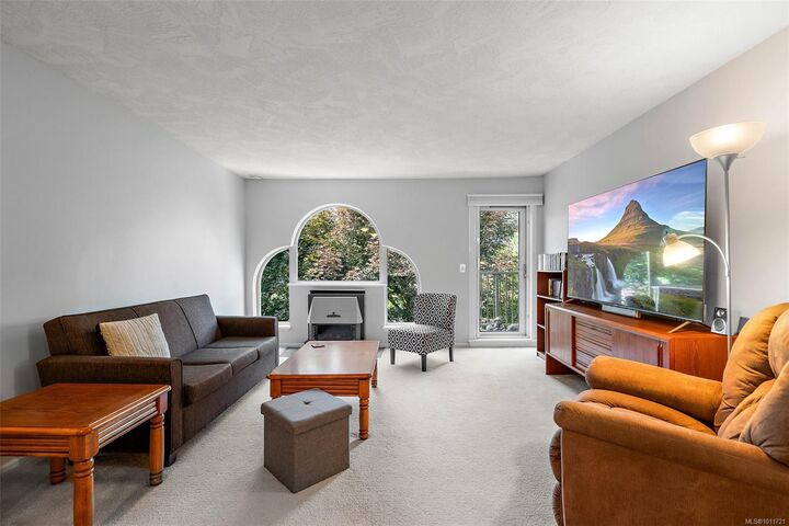 Property Photo: 3880 Quadra St 306 BC V8X 1H8