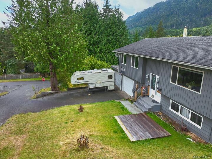 Property Photo: 170 Seaview St BC V0P 1R0