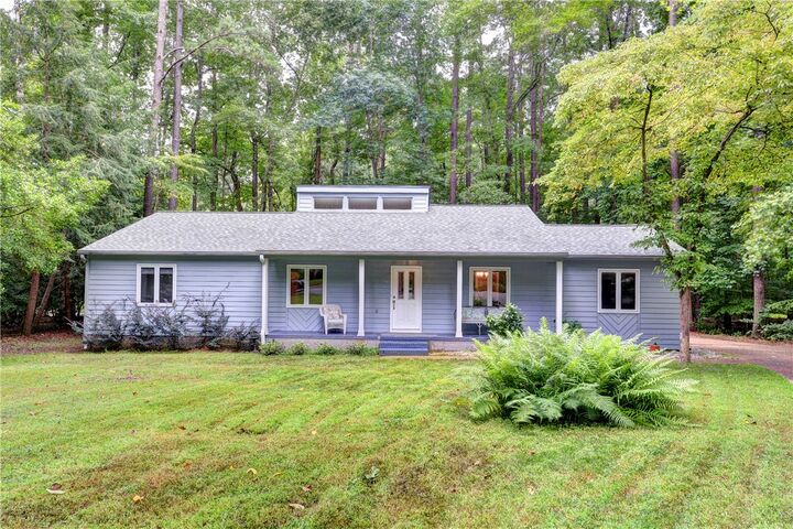 Property Photo:  105 Daingerfield Road  VA 23185 