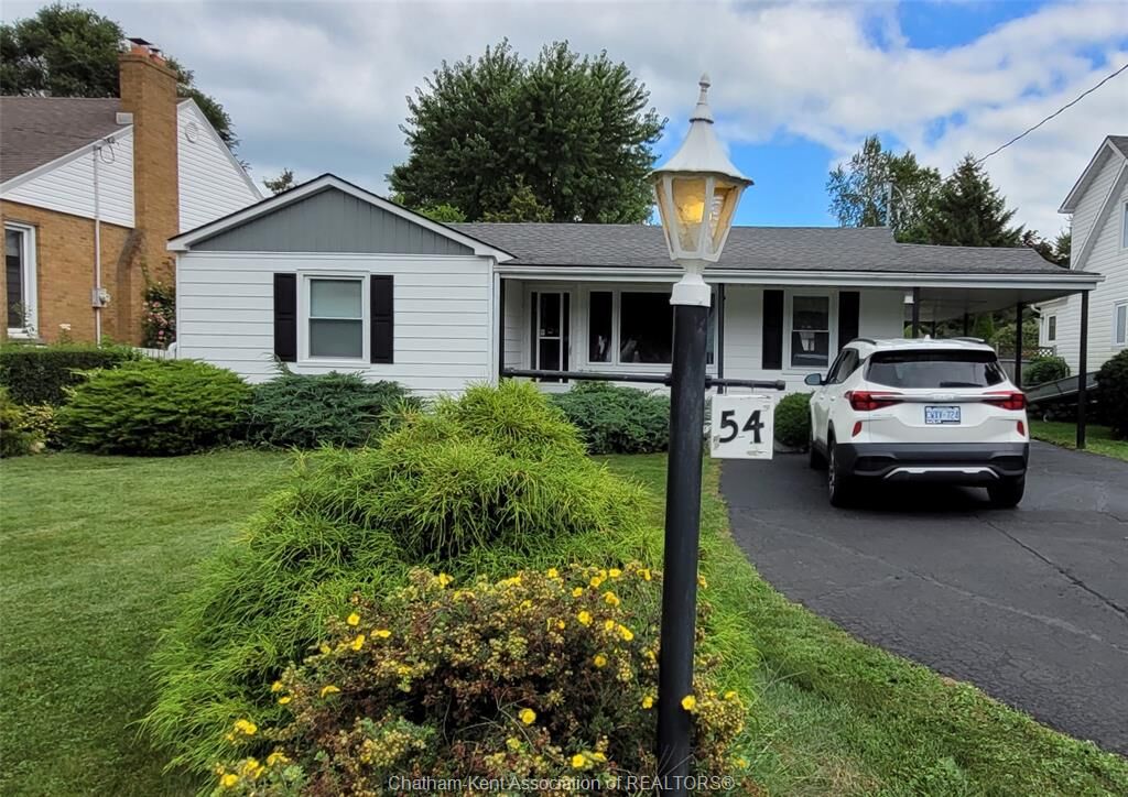 Property Photo: 54 Dundas Street ON N8A 2J2