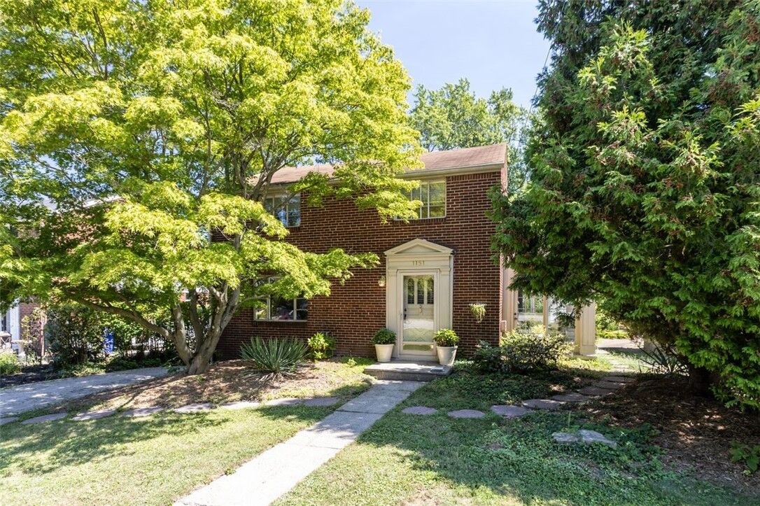 Property Photo:  1151 Greentree Rd.  PA 15220 