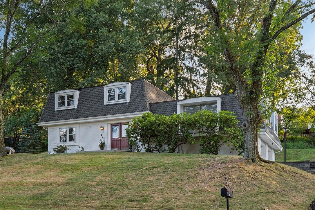 Property Photo: 123 Oxbridge Dr PA 15237