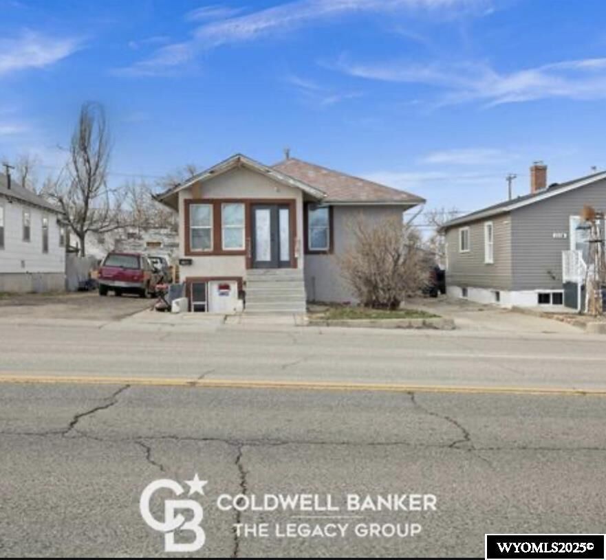 Property Photo:  1118 S Poplar Streets  WY 82601 