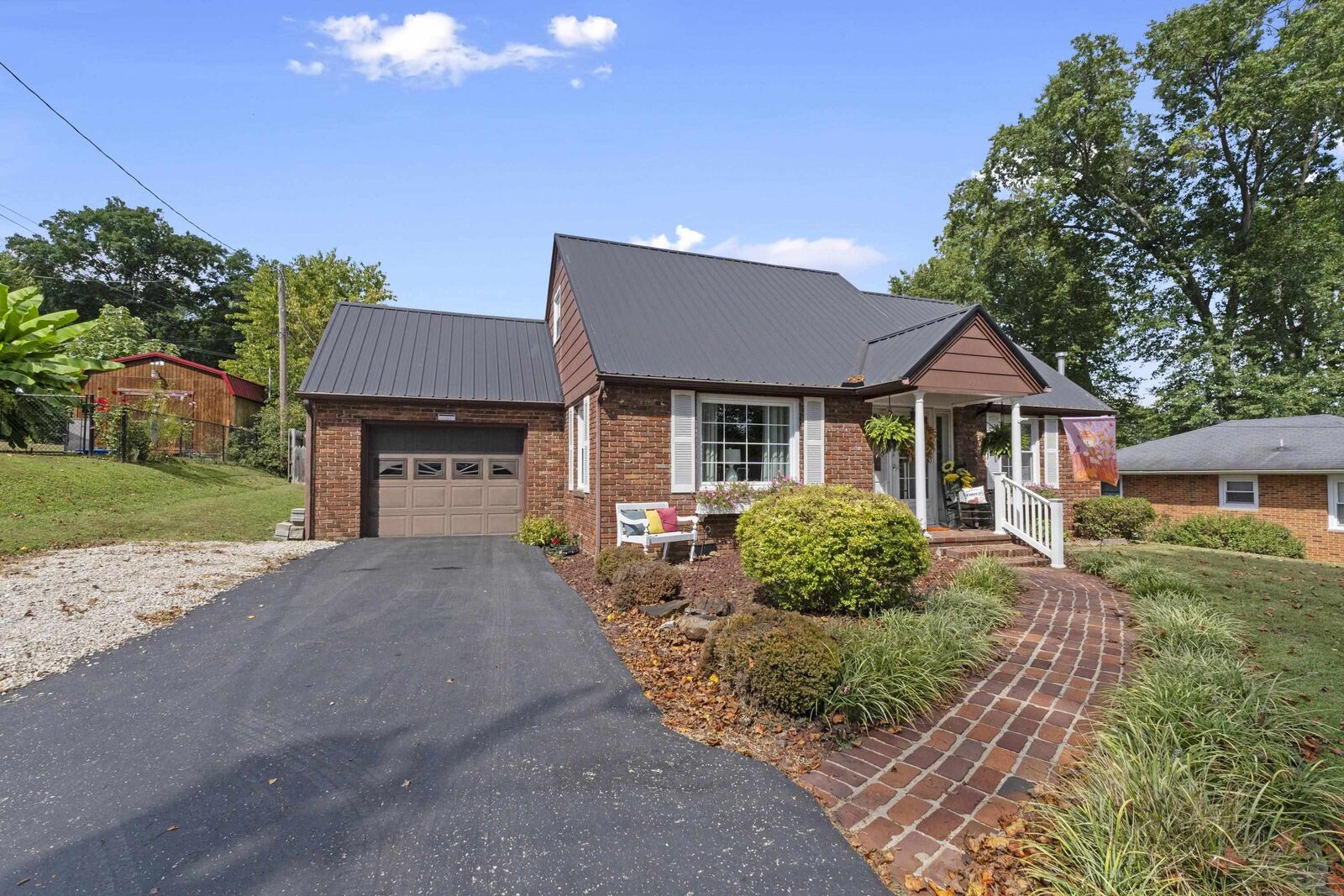 Property Photo: 212 Shady Lane KY 44143