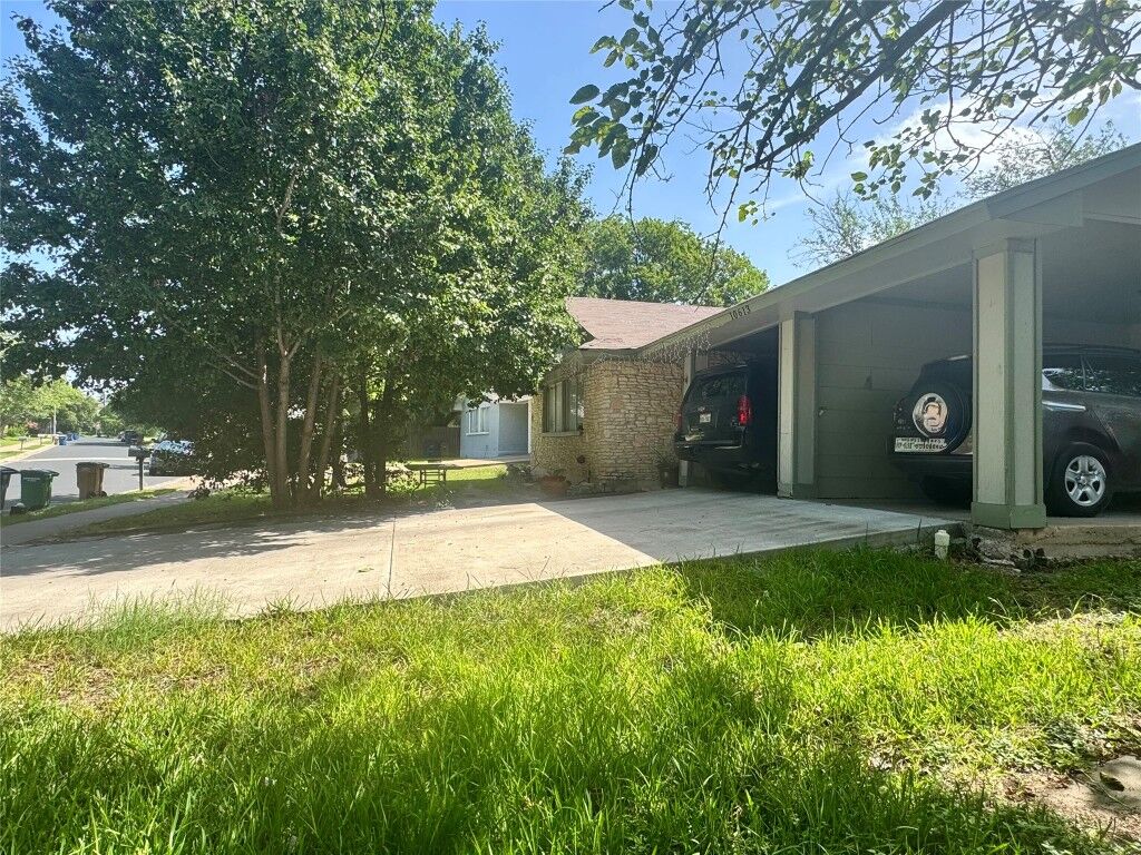 Property Photo: 10613 Golden Quail Drive A TX 78758