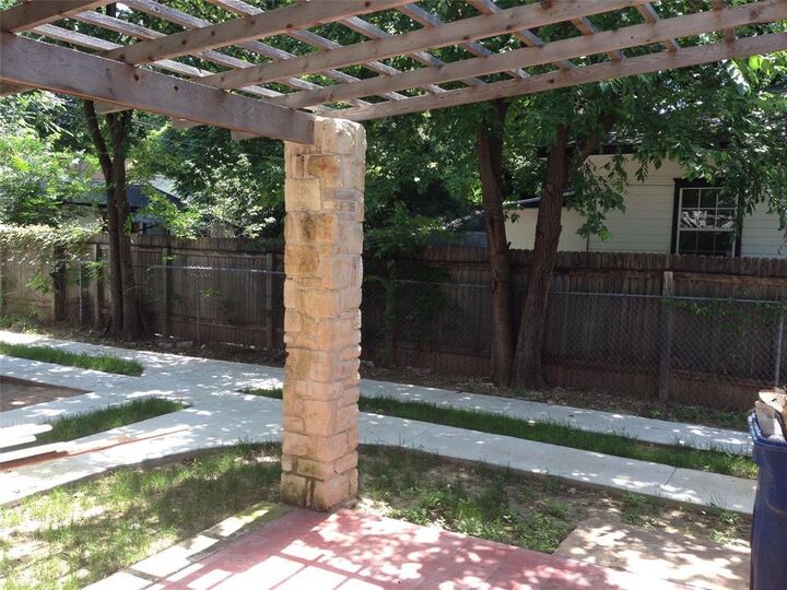 Property Photo: 2406 Willow Street A TX 78702