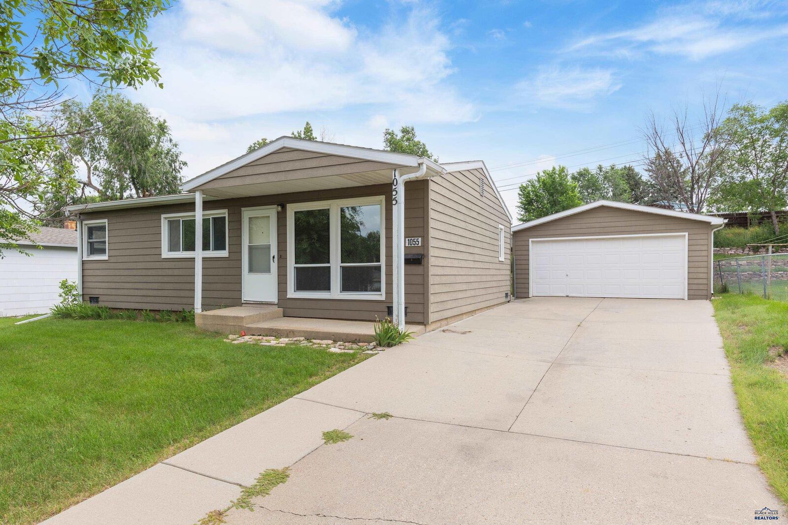 Property Photo: 1055 E Ohio SD 57701