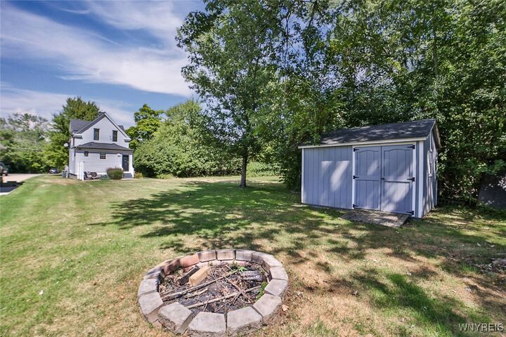 Property Photo:  1496 Cox Road  NY 14072 