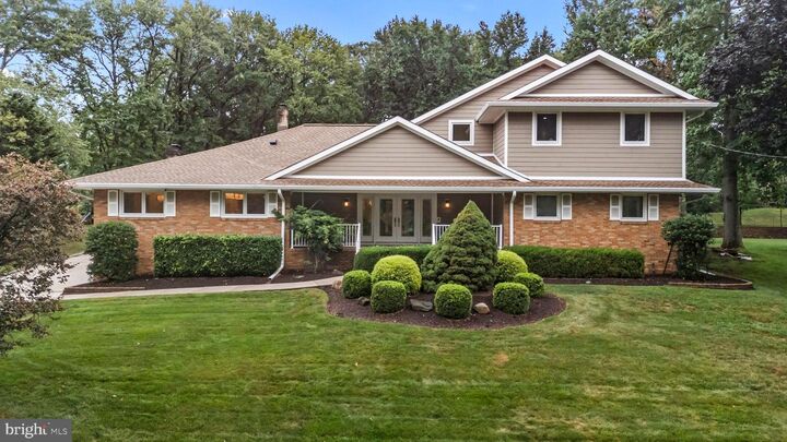 Property Photo:  29 Remington Drive  NJ 08820 
