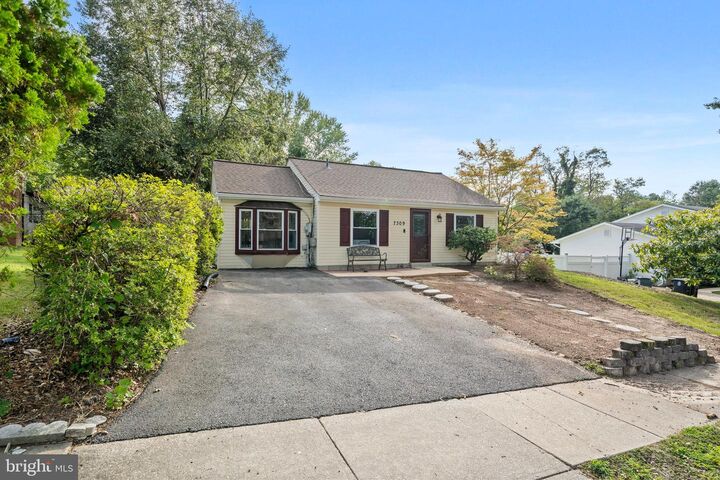Property Photo: 7309 Havre Turn MD 20772