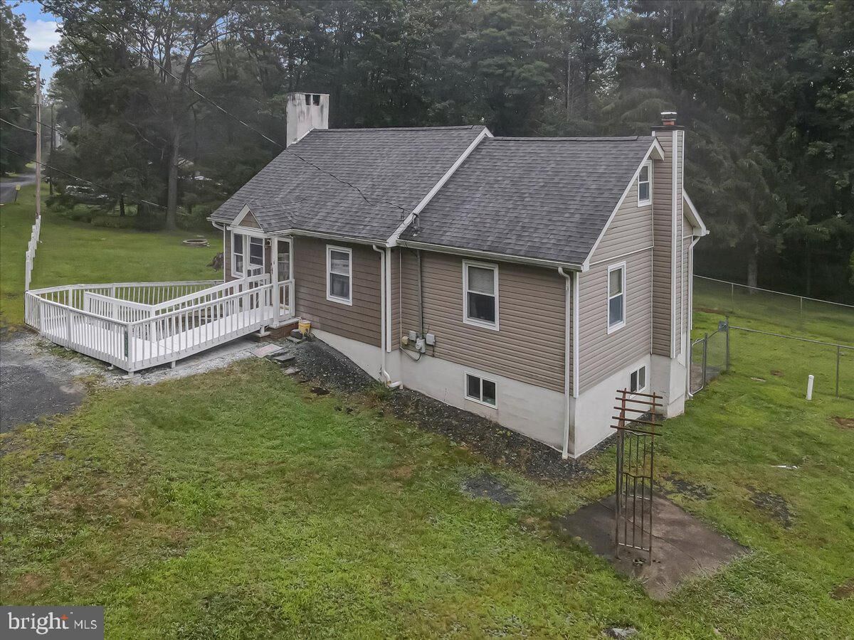 Property Photo: 9338 Sherwood Drive PA 18058