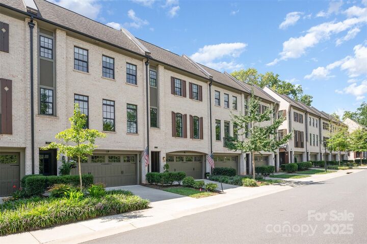 Property Photo: 2934 Hillside Springs Drive NC 28209
