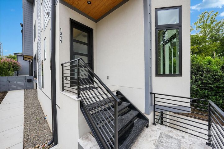 Property Photo: 1511 Waverly Avenue NC 28203