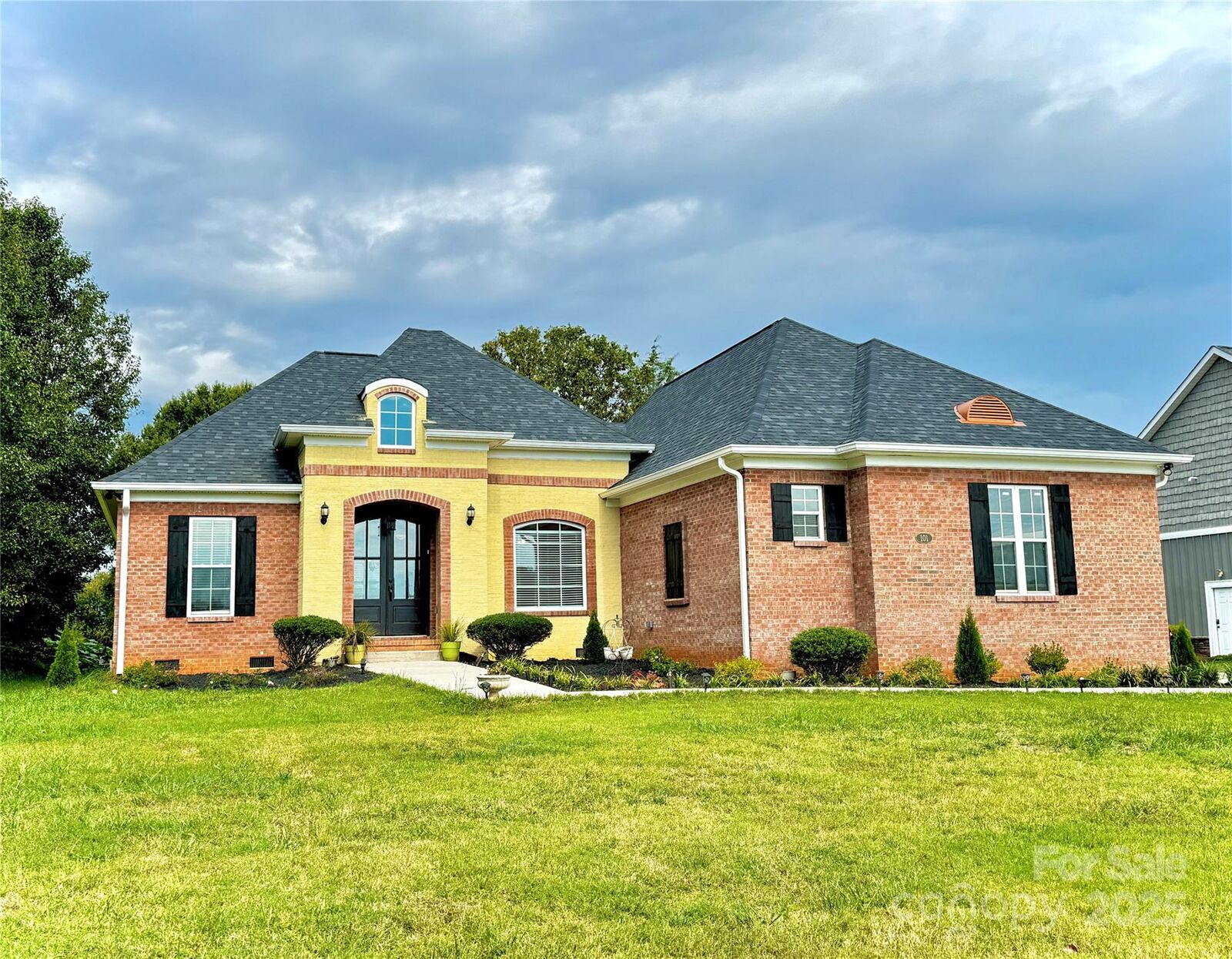 Property Photo:  101 Long Meadows Drive  NC 28086 