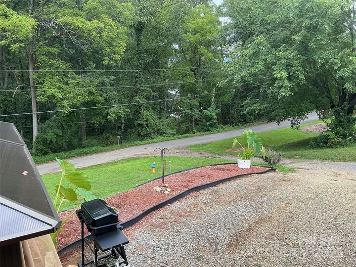 Property Photo: 30 W Skyland Circle NC 28804