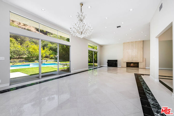 Property Photo: 1860 Loma Vista Dr CA 90210