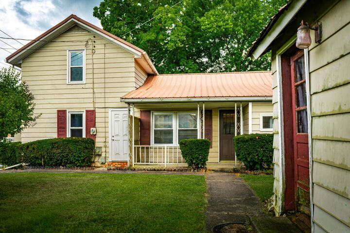 Property Photo: 602 S 7th Street OH 43351