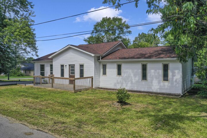 Property Photo: 5170 Fairfield Beach NE Road OH 43076