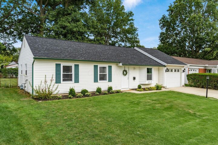 Property Photo: 352 Amesbury Drive OH 43230
