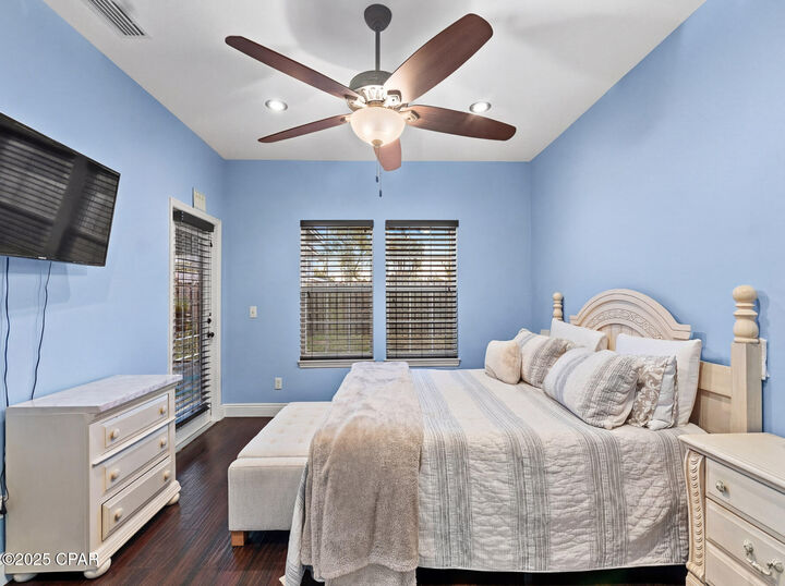 Property Photo: 1008 E 10th Street FL 32444