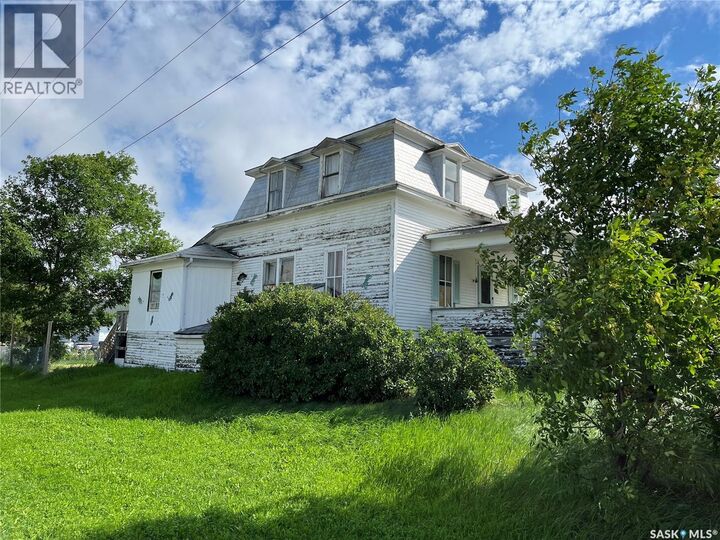 Property Photo: 239 4th Avenue W SK S0H 1X0