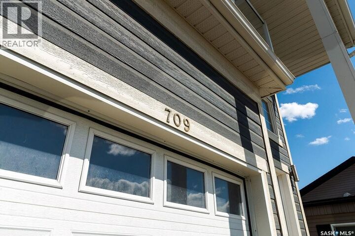 Photo de la propriété: 709 Railway Avenue SK S0G 5E0