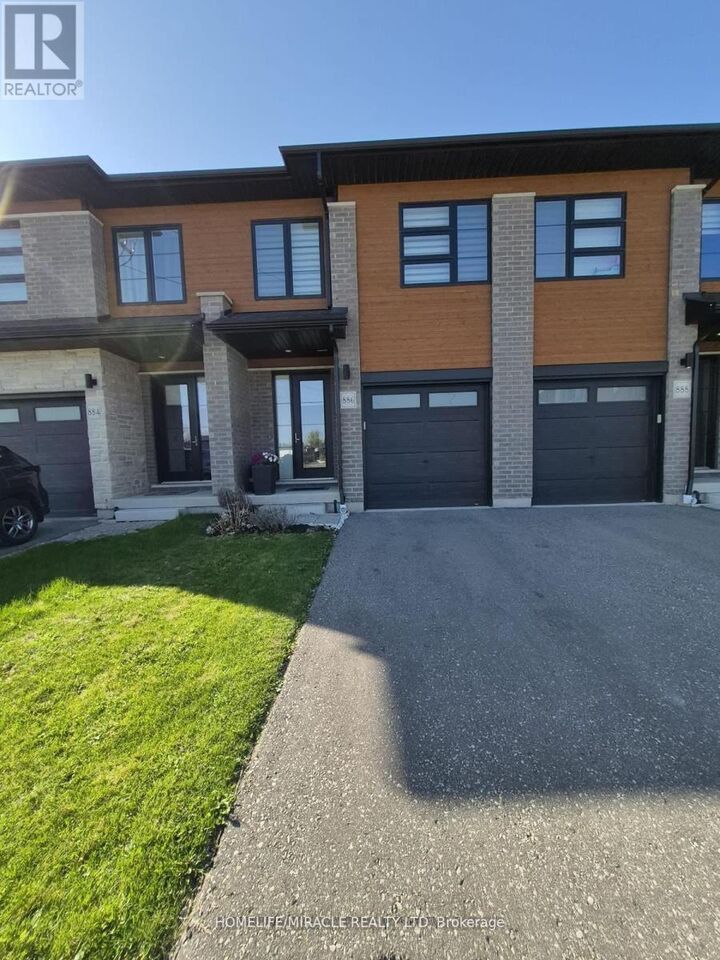 Photo de la propriété:  886 Robert Ferrie Drive  ON N2R 0P2 