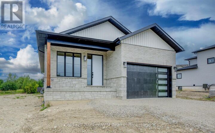 Property Photo: 647 Martin Street ON N0G 2L3