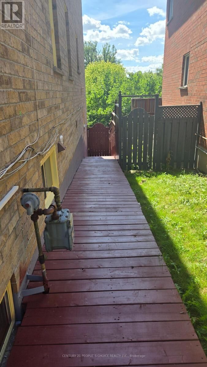 Photo de la propriété: 38 Goreridge Crescent ON L6P 1P1