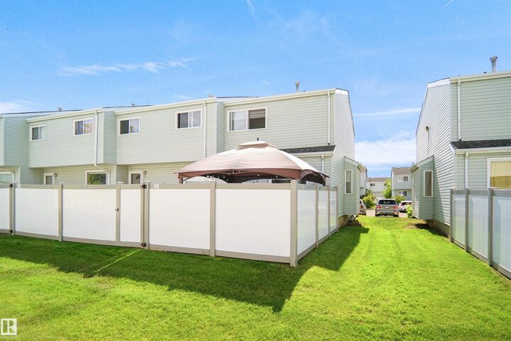Property Photo: 237 Dickinsfield Court NW AB T5E 5V8