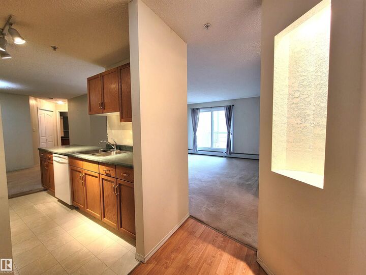 10511 42 Avenue NW 312  Edmonton AB T6J 7G8 photo