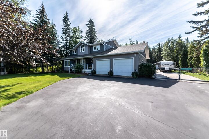Property Photo: 4811 49A Avenue AB T0E 0E0