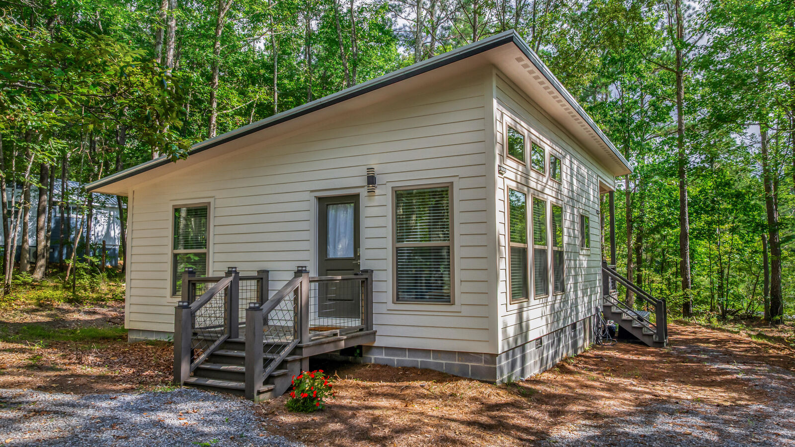 Property Photo: 580 County Road 642 AL 35984