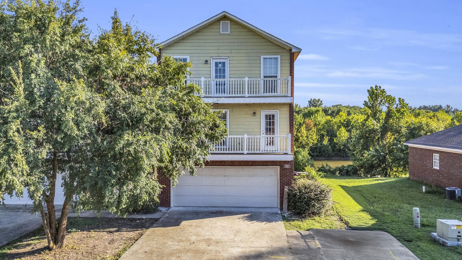 Property Photo: 216 Kirk Cauldy Dr MS 39759